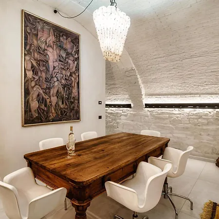 Lorodellago - The House Of Travelers * 科莫