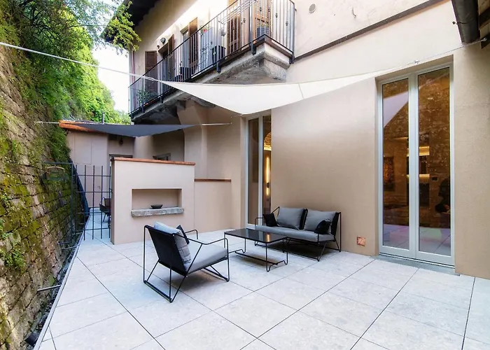 Lorodellago - The House Of Travelers *