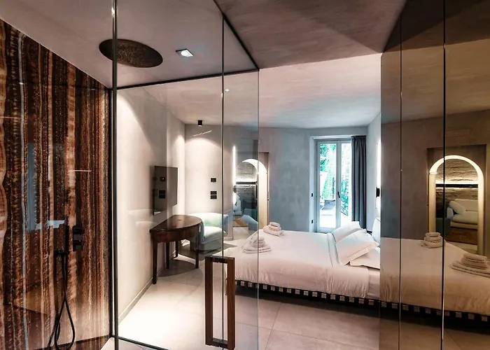 Lorodellago - The House Of Travelers * Como